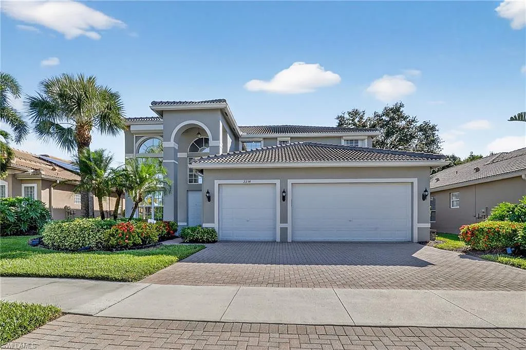 4 bed, 3.5 bath, 3973 sqft, $6,900 — Photo 4