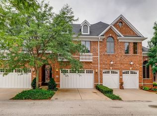 347 Arbor Glen Blvd, Schaumburg, IL 60195