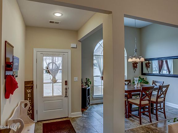 3rd image of 4579 Spike Ln