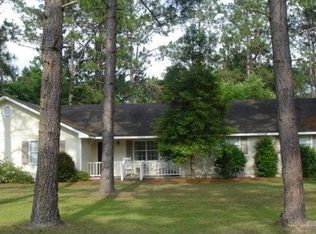 119 Scarlett Dr NE, Baxley, GA 31513