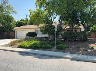 3094 Flanders Rd, Riverside, CA 92507