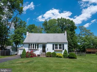 555 9th Ave, Warminster, PA 18974