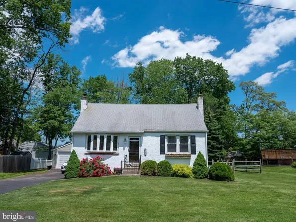 555 9th Ave, Warminster, PA 18974