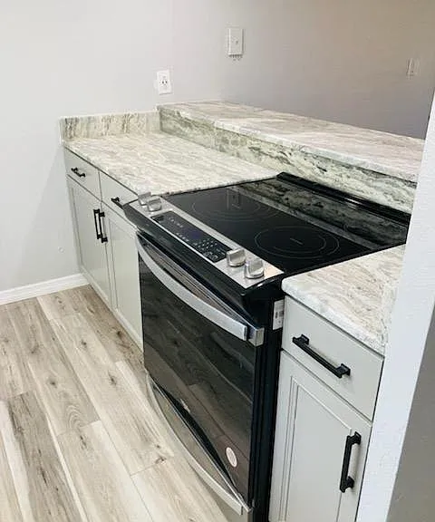 188 Berkshire Ln — Photo 4