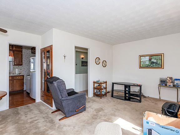 5th image of 717 Swigart Dr