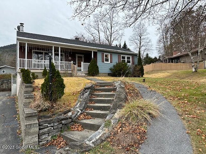 3rd image of 30 Holly Drive