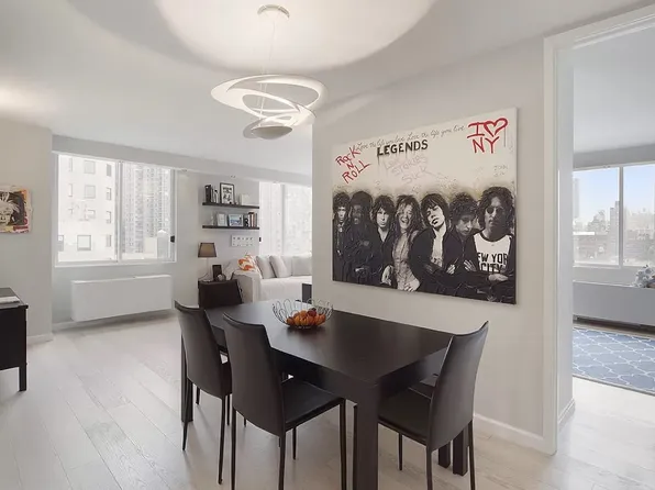 350 West 50th Street image 5 of 7