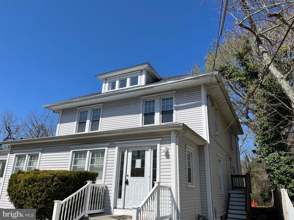 724 W Bay Ave