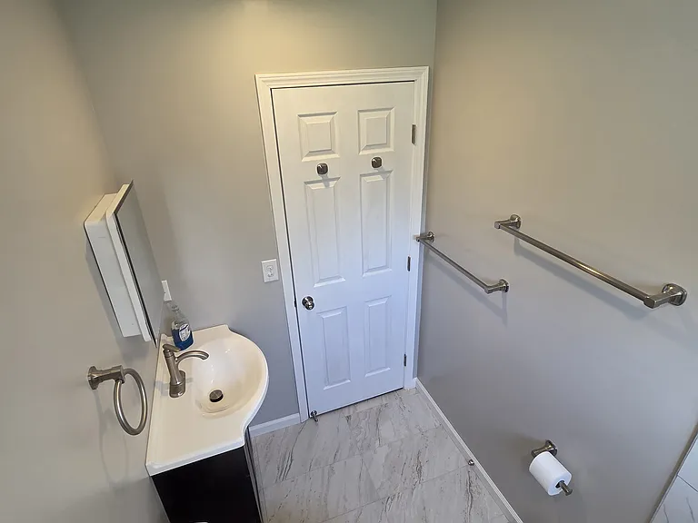469 Woodlawn Ave — Photo 10