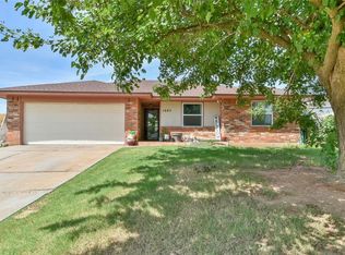 1605 Corbin Cir, Moore, OK 73160