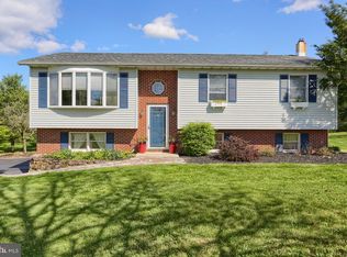 89 Oak Terrace Dr, Birdsboro, PA 19508