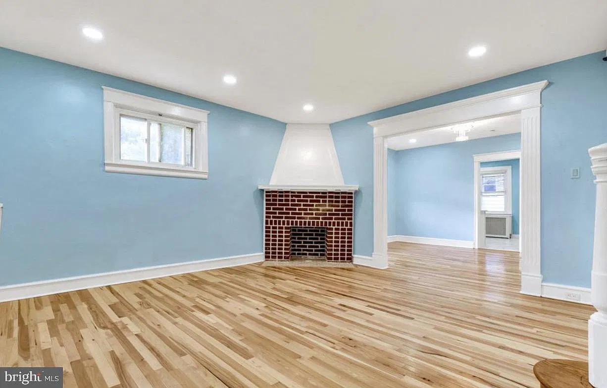 4 bed, 2.5 bath, 1587 sqft, $2,400 — Photo 2