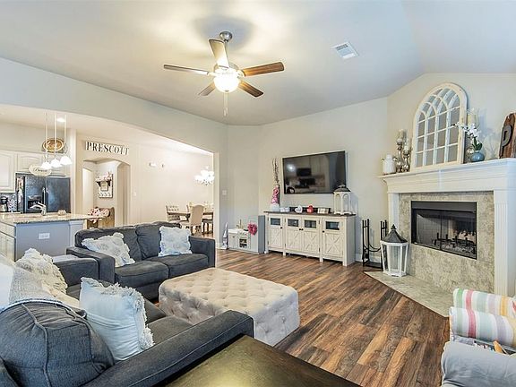 3rd image of 237 Valley View Dr