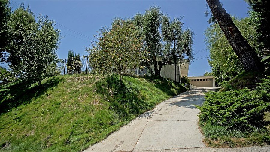 1st image of 8465 Farralone Ave