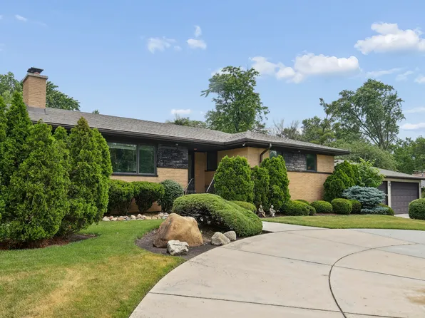 20W276 Belmont Pl, Addison, IL 60101