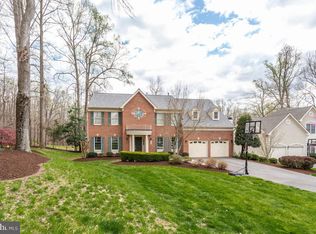 18 Riders Ct, Edgewater, MD 21037