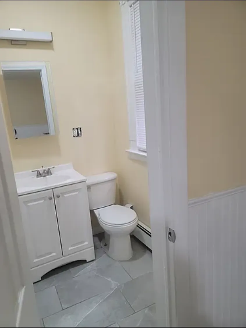 357 Poplar Street - 2nd Floor — Photo 3