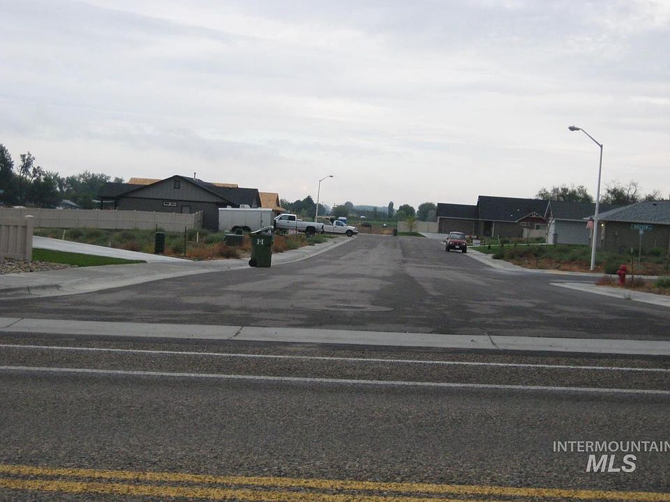 2nd image of 761 Sundown Pl