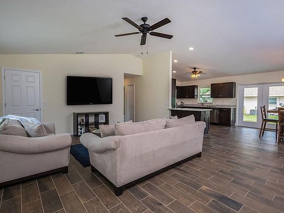 3rd image of 10012 Bentley Ave