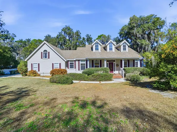 592 Crescent St, Umatilla, FL 32784