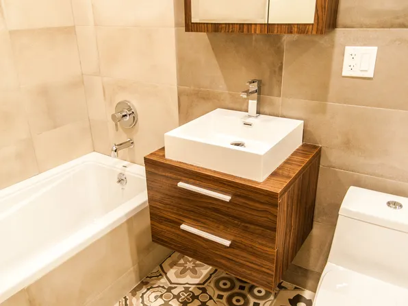 1426 De Kalb Avenue image 19 of 40