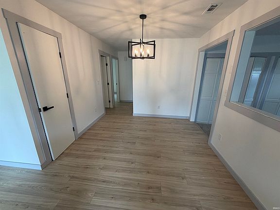 5th image of 405 Dean St