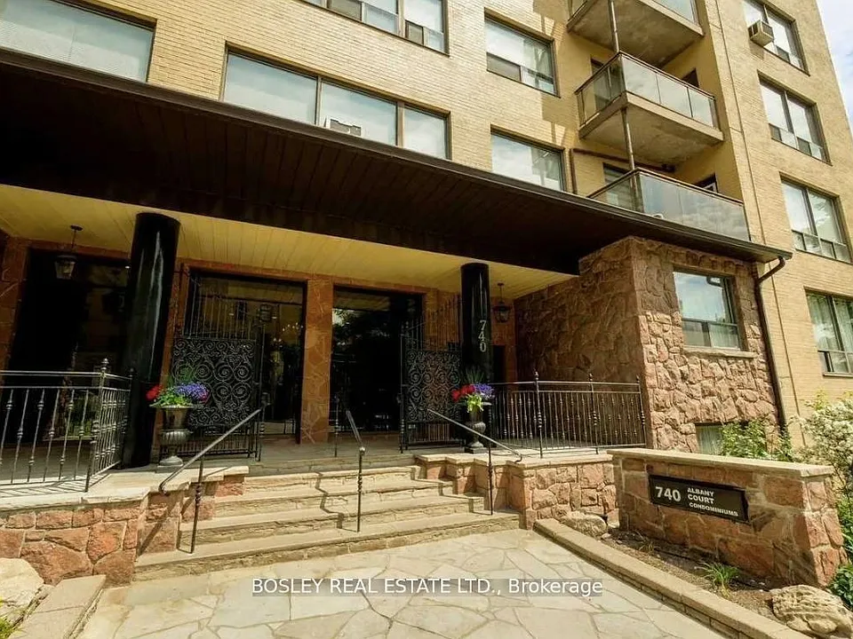 740 Eglinton Ave W #108