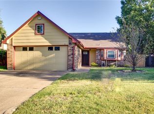 415 Benjamin Ln, Arlington, TX 76002