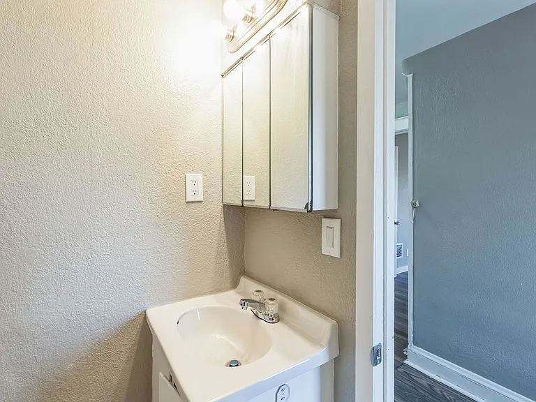 1573 Jermain Dr — Photo 15