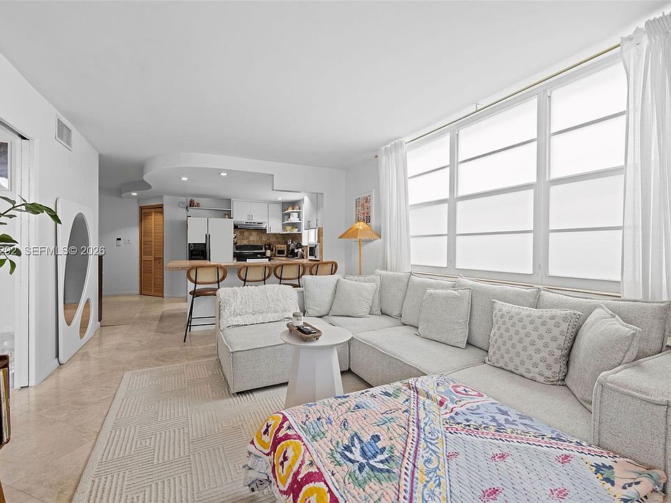 1st image of 949 Pennsylvania Ave APT 201
