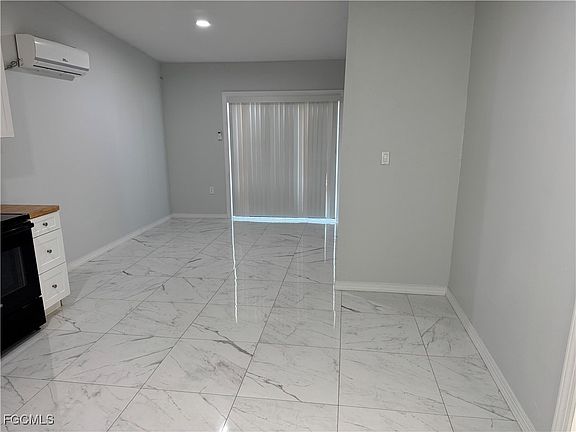 5th image of 2711 Elmwood St
