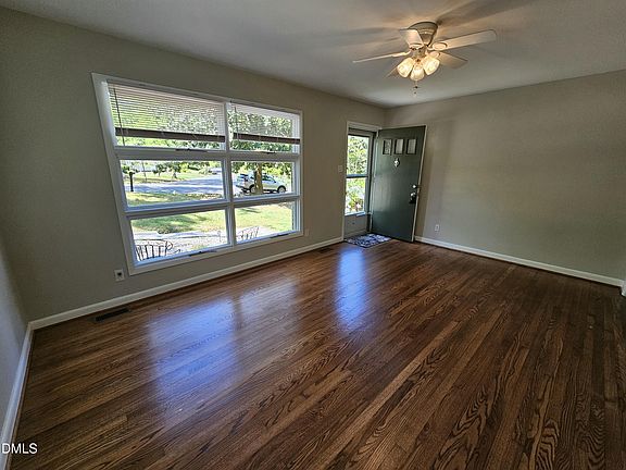 4th image of 202 Crest Rd