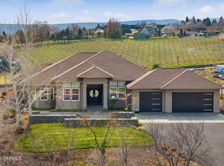 904 Majesty Heights Dr, Yakima, WA 98908
