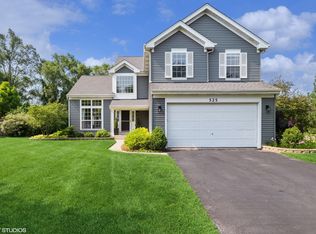 525 W Sweet Clover Rd, Round Lake, IL 60073