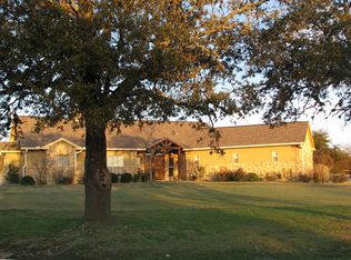 176 Blue Bird Ln, Kerrville, TX 78028