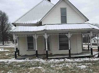 502 E 4th St, Cantril, IA 52542
