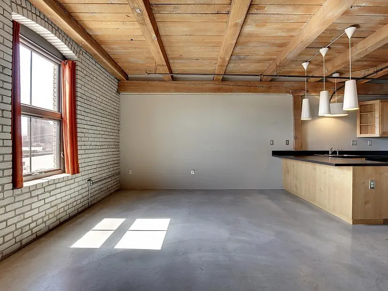 127 5th St NE #306 — Photo 8
