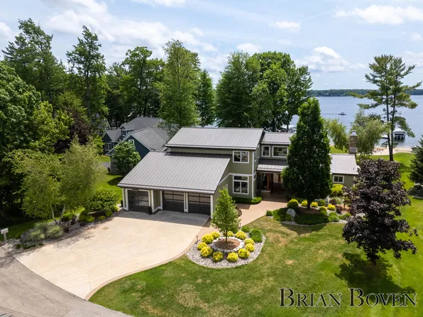 3381 Northshore Dr, Pierson, MI 49339