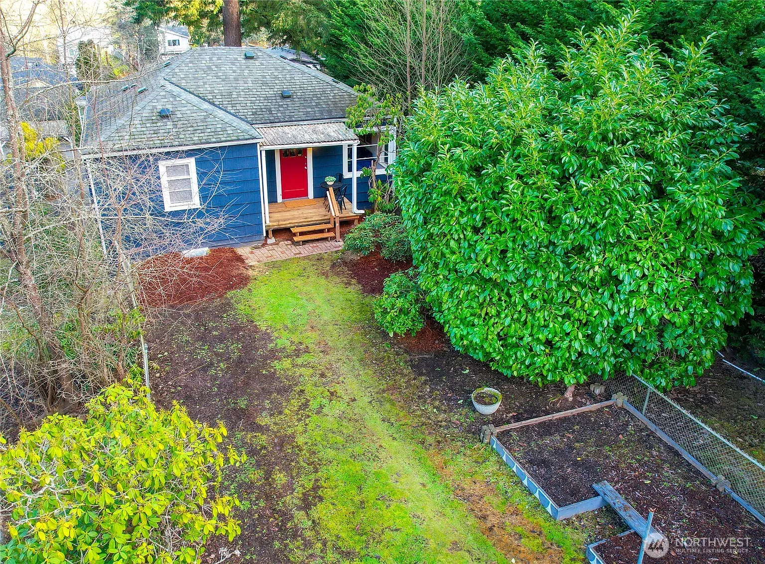 19024 15th Avenue NE photo 1