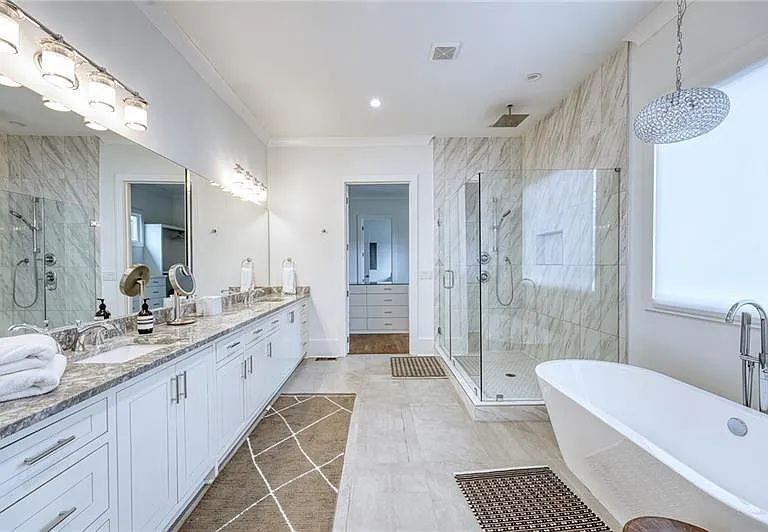 2975 Osborne Rd NE — Photo 15