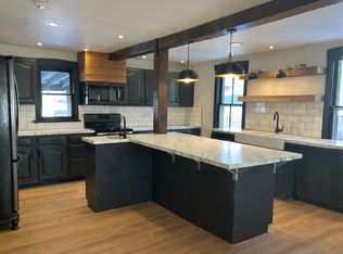 22 S State St, Brownstown, PA 17508