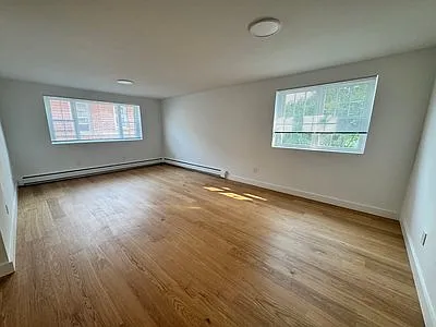 162 Summer St — Photo 2