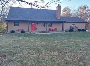 8199 Ridgeway Dr, Hopedale, IL 61747