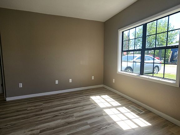 2nd image of 1319 Autumn Ave