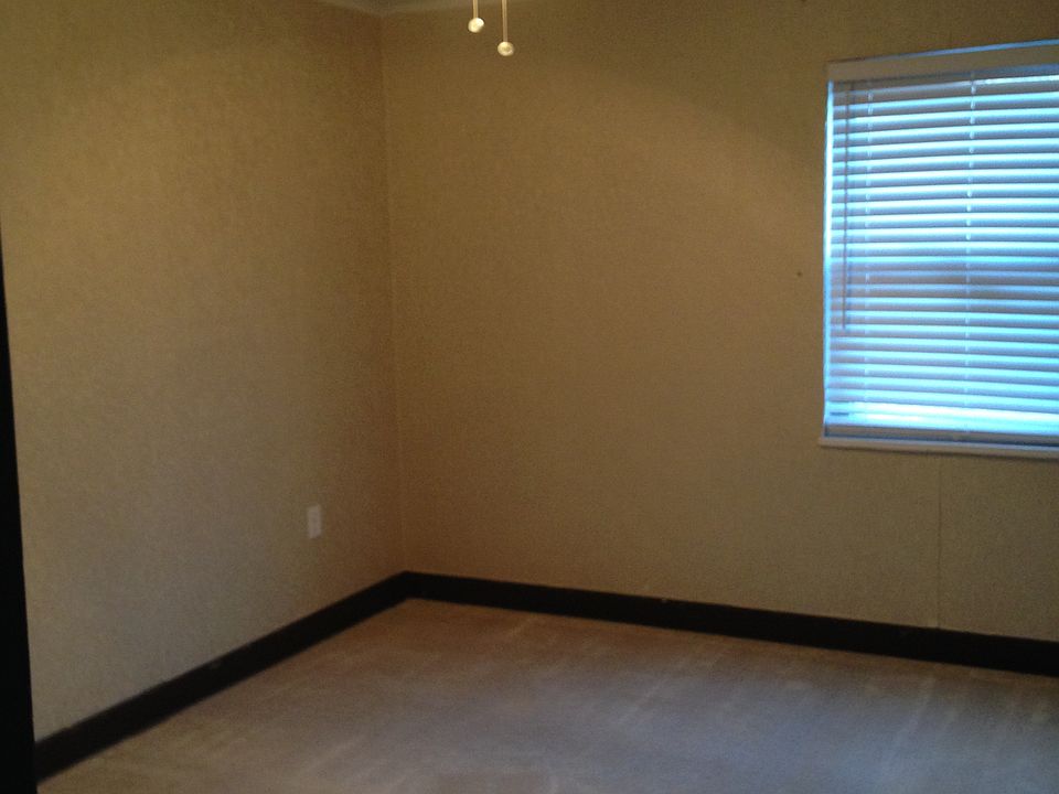 2nd image of 3880 Beechwood Blvd