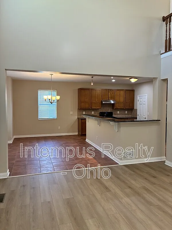 4 bed, 3.5 bath, 2579 sqft, $3,327 — Photo 3
