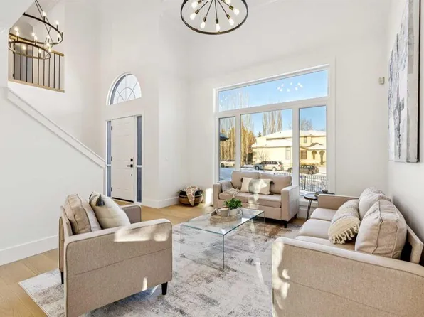 5 E McKenzie Lake Point SE, Calgary, AB T2Z 1L7