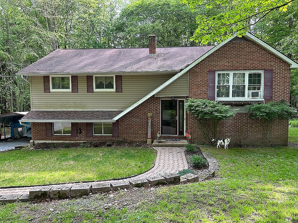 142 View Dr. Greentown PA 