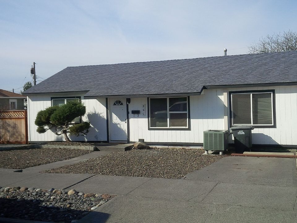 1st image of 860 S Grand Dr