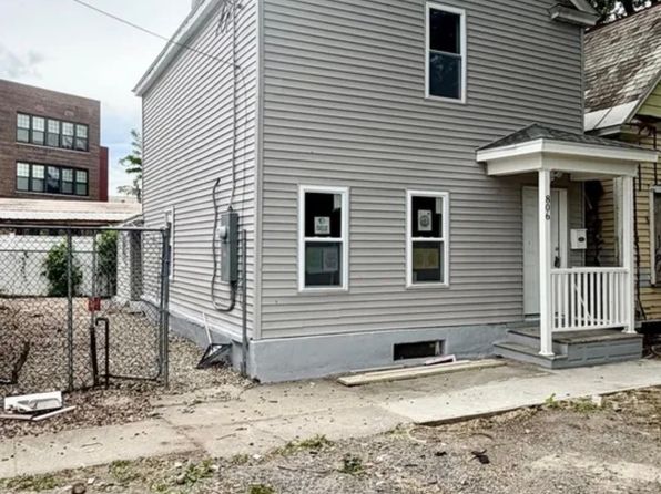 806 Arch St